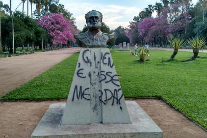 momumento vandalizado na redencao rdgol27ago