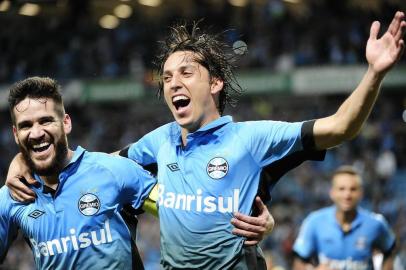  PORTO ALEGRE,RS, BRASIL - 27-08-2015 - Copa do Brasil - Oitavas de Final - Jogo de Volta, Grêmio x Coritiba na Arena.(FOTO:CARLOS MACEDO/AGENCIA RBS)Jogador Geromel abre o placar, Grêmio 1x0 Coritiba