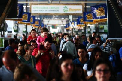  ESTEIO, RS, BRASIL, 29-08-2015: Ambiental do sábado na 38ª Expointer, no Parque de Exposições Assis Brasil em Esteio (FOTO FÉLIX ZUCCO/AGÊNCIA RBS, Editoria de Notícias).