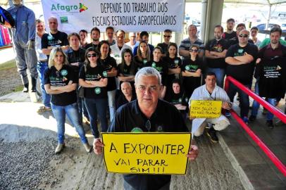  ESTEIO , RS , BRASIL , 31-08-2015- O ingresso de animais para a 38ª Expointer estará prejudicado a partir desta segunda-feira. Fiscais agropecuários, responsáveis pelo controle de entrada e saída de animais, cruzarão os braços entre meio-dia e 18h ao menos até quinta-feira, por causa do parcelamento dos salários dos servidores estaduais.(FOTO : CACO KONZEN / ESPECIAL )