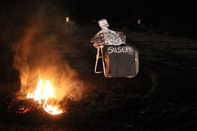 Rodovia da Região Central tem protesto com queima de pneus