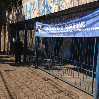 Greve na agência do INSS na Avenida Bento Gonçalves, em Porto Alegre