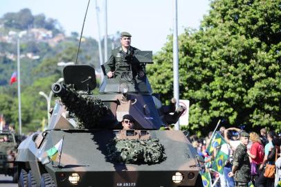  PORTO ALEGRE, RS, BRASIL - 07-09-2015 - Desfile de 7 de setembro em Porto Alegre (FOTO: RONALDO BERNARDI/AGÊNCIA RBS)