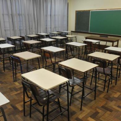  SANTA MARIA , RS , BRASIL , 03/08/2015Escolas estaduais como Maria Rocha, dispensaram os alunos e as salas de aula ficaram vazias. FOTO JEAN PIMENTEL / AGÊNCIA RBS, GERAL