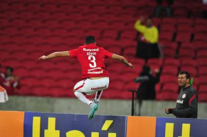  PORTO ALEGRE, RS, BRASIL, 16-09-2015 : Internacional enfrenta o Corinthians no Estádio Beira Rio, em Porto Alegre, pela 26ª Rodada do Campeonato Brasileiro. (Foto: FERNANDO GOMES/Agência RBS, Editoria Esportes)