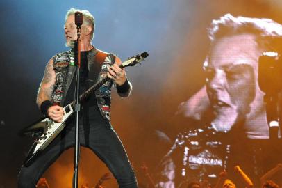  James Hetfield of Metallica performs on the second day of the Rock in Rio music festival in Rio de Janeiro, on September 19, 2015. AFP PHOTO/ TASSO MARCELOEditoria: ACELocal: Rio de JaneiroIndexador: TASSO MARCELOSecao: MusicFonte: AFPFotógrafo: STR