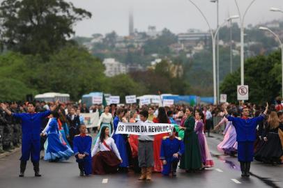  PORTO ALEGRE/RS - BRASIL - 20/09/2015 -  Desfile Farroupilha de Porto Alegre, realizado na Avenida Edvaldo Pereira Paiva. 