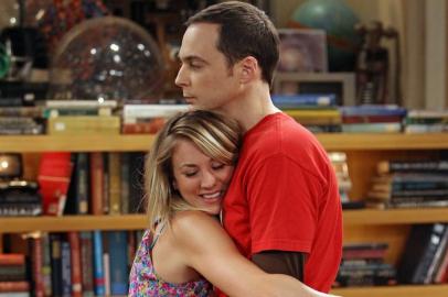 Penny (Kaley Cuoco) e Sheldon (Jim Parsons)  na sétima temporada do seriado the big bang theory
