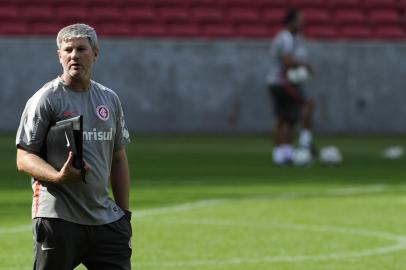  PORTO ALEGRE , RS , BRASIL , 007-08-2015-o Gre-Nal 407 acompanhando todos os dias da semana os treinos da Dupla.  Odair Hellmann / técnico  (FOTO : Fernando Gomes / Agencia RBS)