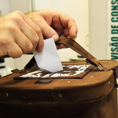  JARAGUÁ DO SUL, SC, BRASIL (30-09-2015) - Urna da eleição do Conselho Tutelar de Jaraguá do Sul. (Foto: Maykon Lammerhirt, Agencia RBS)