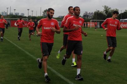 zol - inter - jogadores - lisandro lópez - ernando - réver - rodrigo dourado - treino - inter - 2/10/2015