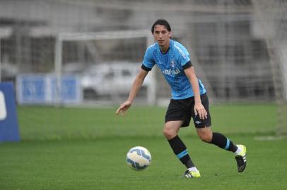  PORTO ALEGRE, RS, BRASIL 02/10/2015 - Fotos do treino do grêmio que aconteceu agora a tarde, no CT Luiz Carvalho. O time treina para encarar o Cruzeiro. jogador: Geromel. (FOTOS: LAURO ALVES, AGÊNCIA RBS).