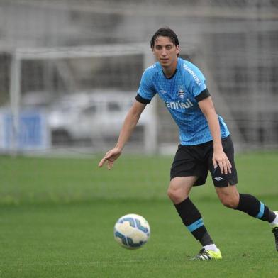  PORTO ALEGRE, RS, BRASIL 02/10/2015 - Fotos do treino do grêmio que aconteceu agora a tarde, no CT Luiz Carvalho. O time treina para encarar o Cruzeiro. jogador: Geromel. (FOTOS: LAURO ALVES, AGÊNCIA RBS).