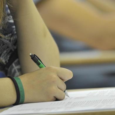  PORTO ALEGRE, RS, BRASIL, 07-01-2015 : Último dia de provas do vestibular da UFRGS. Candidatos (Foto: CACO KONZEN/Especial/Agência RBS, Editoria Notícias)