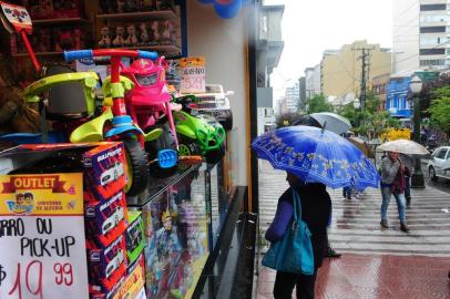  CAXIAS DO SUL, RS, BRASIL  (09/10/2015) Loja Papirus Toy. Avenida Julio de Castilhos, Centro.  Reportagem sobre venda de brinquedos para o Dia das Crinaçs. (Roni Rigon/Pioneiro)