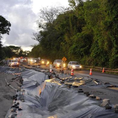  SANTA MARIA, RS, BRASIL, 12-10-2015.Movimento nas estradas que dão acesso a Santa Maria. Na foto BR-158.FOTO: GERMANO RORATO/AGÊNCIA RBS, GERAL