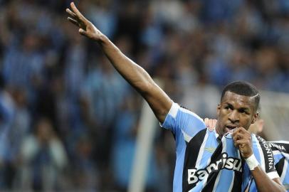  PORTO ALEGRE, RS, BRASIL, 16/08/2015: Campeonato Brasileiro - 19ª Rodada, Grêmio x Joinville na Arena do Grêmio.(Foto: FERNANDO GOMES/ AGENCIA RBS)Jogador Erazo faz gol de empate, Grêmio 1x1 Joinville