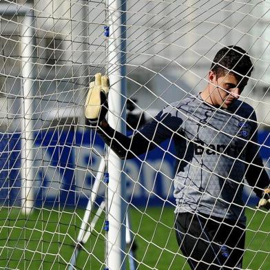  PORTO ALEGRE, RS, BRASIL, 28-09-2015: Goleiro Marcelo Grohe durante treino do Grêmio no CT Luiz de Carvalho. (Foto: Mateus Bruxel / Agência RBS)