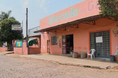 Secretário municipal empresta gerador da prefeitura para mercado de vereador