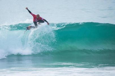  Kelly Slater no round 1 da etapa de Peniche em Portugal.