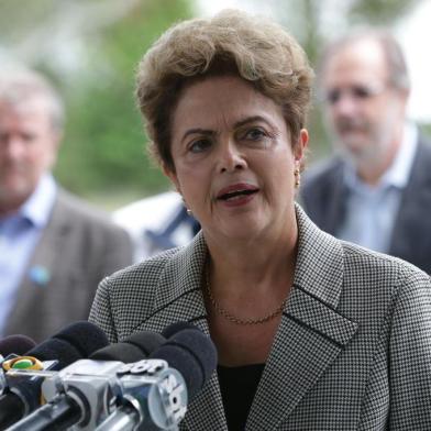  A presidente Dilma Rousseff se reuniu com prefeitos de cidades atingidas pela enchente no Rio Grande do Sul.