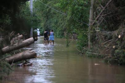 PORTO ALEGRE, RS, BRASIL, 26-10-2015: Ilha dos Marinheiros depois que o nível do rio Guaíba baixou. (Foto: Carlos Macedo/Agência RBS)