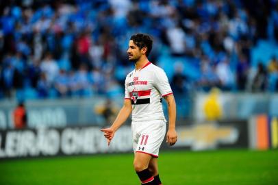 PORTO ALEGRE, RS, BRASIL - 13-09-2015 - Grêmio x São Paulo jogam na Arena porto alegrense, partida válida pela 25ª rodada do Brasileirão 2015 (FOTO: FÉLIX ZUCCO/AGÊNCIA RBS)Jogador Alexandre Pato.