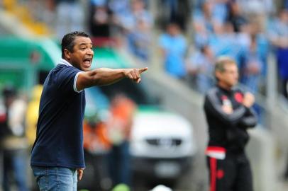 PORTO ALEGRE, RS, BRASIL - 01-11-2015 - Grêmio x Flamengo jogam na Arena Porto Alegrense. Partida válida pela 33ª rodada do Brasileirão. Técnico Roger Machado (FOTO: DIEGO VARA/AGÊNCIA RBS)