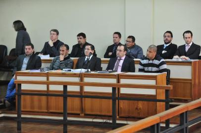  SANTA MARIA , RS , BRASIL , 03/11/2015Quatro homens que trabalharam como seguranças de uma boate em Santa Maria estão sendo julgados, por homicídio qualificado, na manhã desta terça-feira. Os quatro são acusados pela morte de Alex Sandro de Mello, em janeiro de 2007, que na época tinha 22 anos. Naquele ano, Alex e o irmão, Vagner, que tinha 19, estavam na boate Ponto de Partida, que ficava na Avenida Presidente Vargas, quando foram retirados da festa pelos seguranças. Os dois foram vítimas de agressões e Alex chegou a ficar hospitalizado por três dias e depois morreu. Miguel Carvalho da Silva Junior, Taylor Marvel Rodrigues de Lima, Mauro Sérgio Boeira Marques e Anderson Lima Collares vão a júri popular. FOTO JEAN PIMENTEL / AGÊNCIA RBS, GERAL