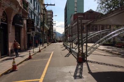 A rua Venâncio Aires terá bloqueio parcial até o dia 6 de janeiro devido ao Natal do Coração. A faixa bloqueada receberá um restaurante.