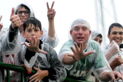  CHAPECÓ,SC, BRASIL,19/11/2015:ESPORTE: Torcedores aguardam o começo da partida entre Chapecoense X Inter na Arena Condá jogo pela 35ª rodada do Brasileirão .FOTO SIRLI FREITAS / ESPECIAL/AGÊNCIA RBS