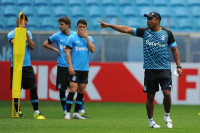 roger machado, grêmio, futebol, treino, arena