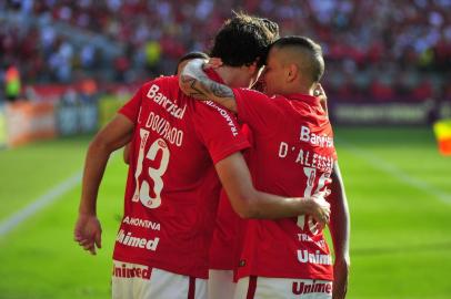  PORTO ALEGRE, RS, BRASIL - 22-11-2015 Inter e Grêmio se enfrentam neste domingo no Estádio Beira-Rio. Partida válida pela 36ª rodada do Brasileirão. Gre-Nal 408 (FOTO: CARLOS MACEDO /AGÊNCIA RBS)