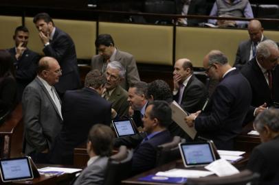  PORTO ALEGRE, RS, BRASIL 24/11/2015 - Assembleia deve votar hoje os projetos que dão desconto para o pagamento antecipado de créditos devidos pela GM e o que acaba com a pensão para ex-governadores. (FOTO: LAURO ALVES, AGÊNCIA RBS).