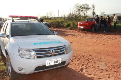 Polícia acredita que idoso encontrado morto dentro de carro em Santiago foi assassinado