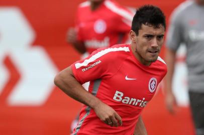  PORTO ALEGRE , RS , BRASIL , 24-04-2015- Inter faz penúltimo treino antes do Gre-Nal. Alan Ruschel/Lateral (FOTO: DIEGO VARA / AGENCIA RBS )