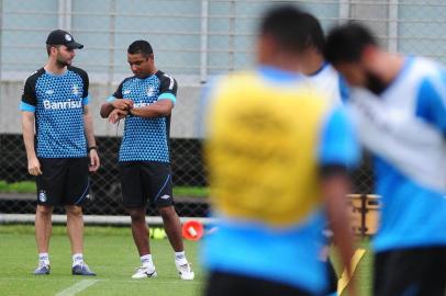  PORTO ALEGRE, RS, BRASIL 27/11/2015 -  Treinamento do Grêmio desta sexta-feira, no CT Luiz Carvalho, antes do jogo de domingo contra o Atlético-MG pelo Brasileirão 2015. (FOTO: CARLOS MACEDO, AGÊNCIA RBS).