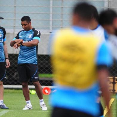  PORTO ALEGRE, RS, BRASIL 27/11/2015 -  Treinamento do Grêmio desta sexta-feira, no CT Luiz Carvalho, antes do jogo de domingo contra o Atlético-MG pelo Brasileirão 2015. (FOTO: CARLOS MACEDO, AGÊNCIA RBS).