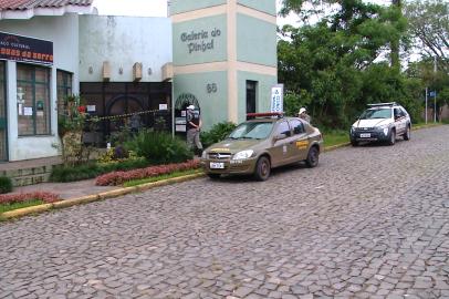 Bandidos arrombam caixa eletrônico de agência bancária no Centro de Itaara