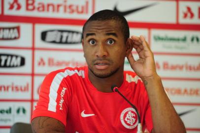  PORTO ALEGRE, RS, BRASIL - 02-12-2015 - CT Parque Gigante. Entrevista coletiva do jogador Anderson (FOTO: FÉLIX ZUCCO/AGÊNCIA RBS)