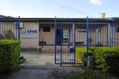  Depois de 24 dias sem aulas, a Apae começou o ano letivo, mas de forma aprcial, com parte dos alunos sendo atendidos apenas duas vezes por semana