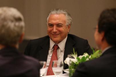  PORTO ALEGRE, RS, BRASIL - 10-12-2015 - Na condição de presidente da República em exercício, Michel Temer cumpre agenda em Porto Alegre nesta quinta-feira. O peemedebista será o palestrante do ciclo de debates "Brasil de Ideias", promovido pela revista Voto. Dilma está na Argentina acompanhando a posse do novo presidente do país, Mauricio Macri, que sucede Cristina Kirchner, e retorna a Brasília à noite. (FOTO: DIEGO VARA/AGÊNCIA RBS)