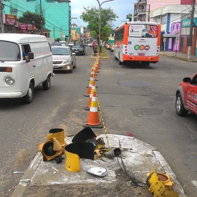 Fiscalização bloqueia trânsito no cruzamento da Presidente com Liberdade em Santa Maria