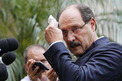  PORTO ALEGRE, RS, BRASIL, 30-12-2015: O governador do RS, José Ivo Sartori, durante entrevista coletiva no Palácio Piratini. (Foto: Mateus Bruxel / Agência RBS)