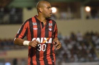 Adriano, atacante, jec, joinville, atlético-pr