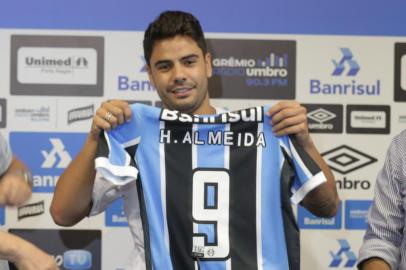  PORTO ALEGRE, RS, BRASIL, 05/02/2016- Apresentação do Henrique Almeida ao Grêmio. (FOTO: LAURO ALVES/ AGENCIA RBS)