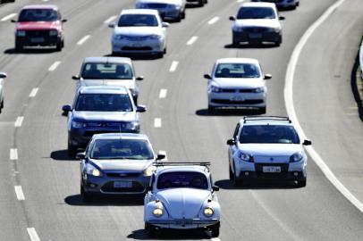  PORTO ALEGRE, RS, BRASIL 05/02/2016 - Trânsito intenso na Freeway em direção ao Litoral. (FOTO: LAURO ALVES/ AGÊNCIA RBS).