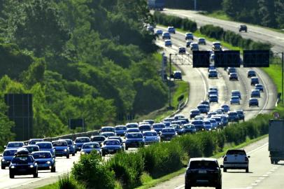  PORTO ALEGRE, RS, BRASIL 05/02/2016 - Trânsito intenso na Freeway em direção ao Litoral. (FOTO: LAURO ALVES/ AGÊNCIA RBS).