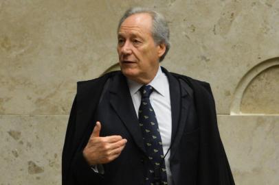 Líderes da oposição vão se reunir com o presidente do Supremo Tribunal Federal (STF), ministro Ricardo Lewandowski, nesta terça-feira, às 16h. Com o encontro, o objetivo dos deputados é pedir maior celeridade no julgamento dos embargos que questionam os ritos do processo de impeachment da presidente Dilma Rousseff.