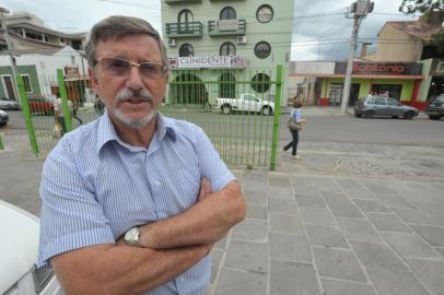  O ex-prefeito de Caçapava do Sul Zauri Tiaraju (PT) minimiza as críticas do atual prefeito e diz que deixou a prefeitura em ordem. Ele foi candidato a um segundo mandato na eleição de outubro, mas foi derrotado